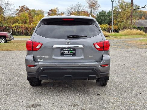 Used 2020 Nissan Pathfinder S image 5