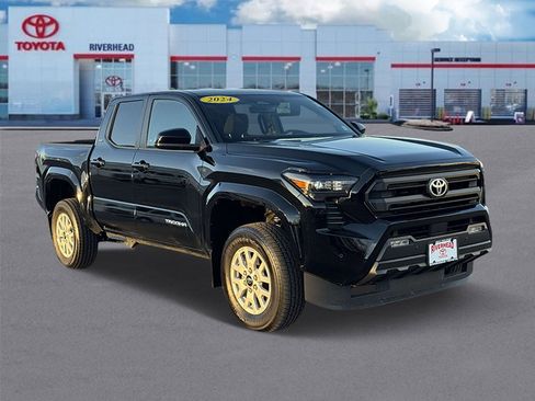 Used 2024 Toyota Tacoma SR5 image 2