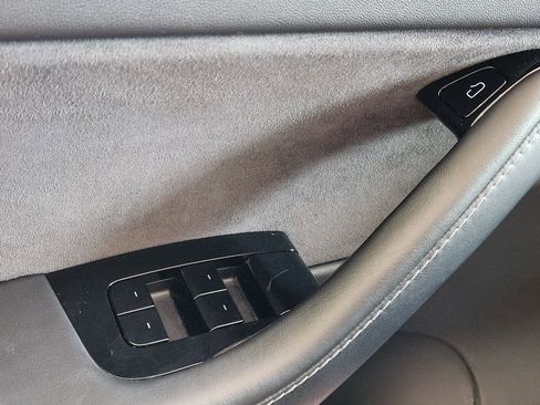 Used 2020 Tesla Model Y Long Range image 22