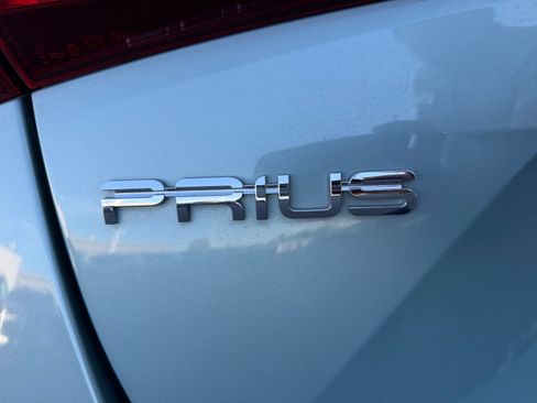 Used 2022 Toyota Prius LE image 24