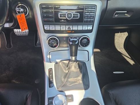 Used 2015 Mercedes-Benz SLK 250 image 11