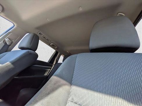 Used 2016 Toyota Highlander LE image 13