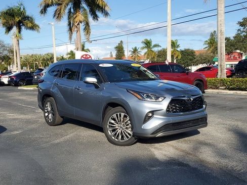 Used 2023 Toyota Highlander Platinum image 28