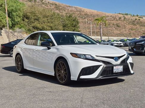 Used 2023 Toyota Camry SE w/ Convenience Package FWD image 7