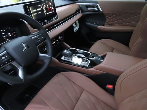 New 2025 Mitsubishi Outlander SEL image 20