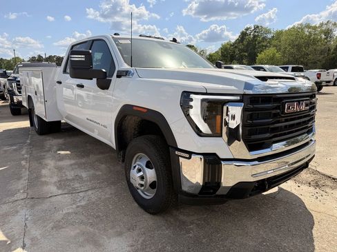 New 2025 GMC Sierra 3500 Pro w/ Convenience Package AWD/4WD image 9