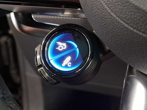 Used 2025 Mercedes-Benz AMG GT 63 image 19