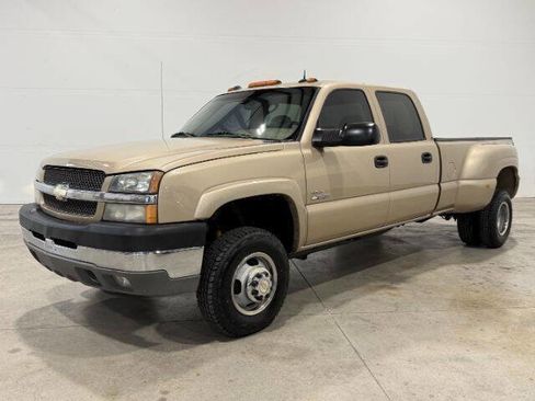Used 2004 Chevrolet Silverado 3500 4x4 Crew Cab w/ Heavy-Duty Power Package image 1