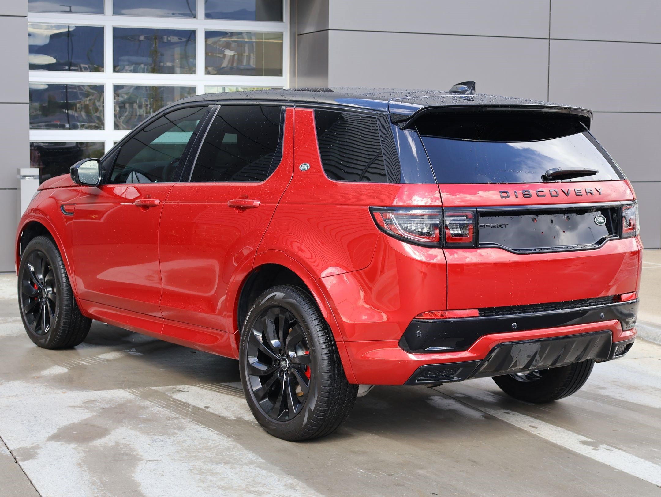 Used 2023 Land Rover Discovery Sport SE R-Dynamic AWD/4WD image 10