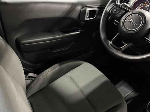 Used 2018 Jeep Wrangler Sport AWD/4WD image 40