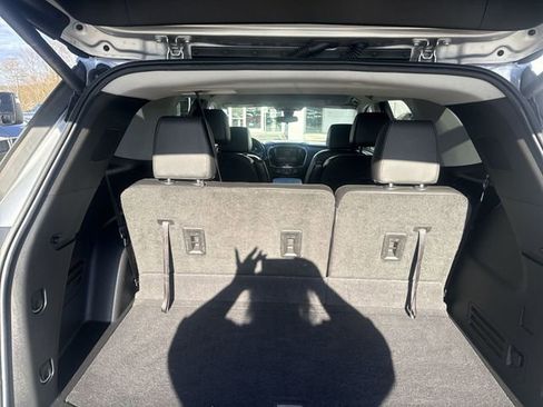 Used 2020 Chevrolet Traverse LT w/ Driver Confidence II Package AWD/4WD image 27