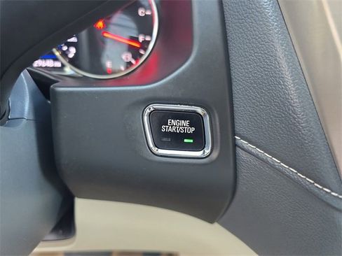 Certified 2022 GMC Acadia Denali w/ Denali Ultimate Package image 29