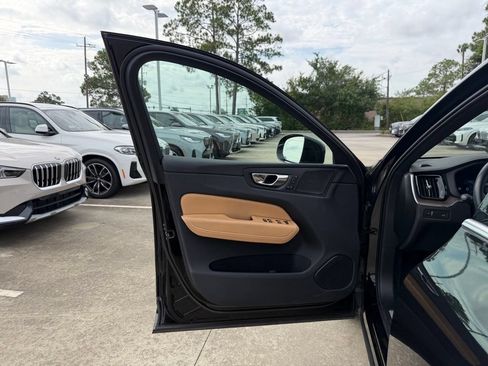 Used 2022 Volvo XC60 B6 Inscription w/ Advanced Package AWD/4WD image 7