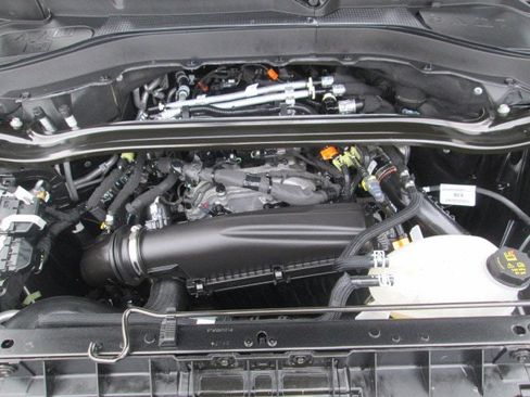 Used 2025 Ford Explorer ST-Line AWD/4WD image 25