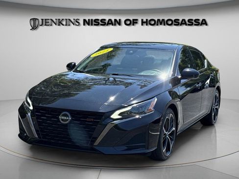 Certified 2024 Nissan Altima 2.5 SR w/ SR Premium Package FWD image 11