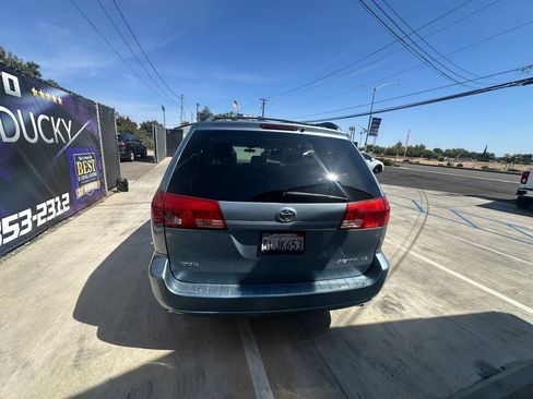 Used 2005 Toyota Sienna LE w/ LE Pkg 3 FWD image 10