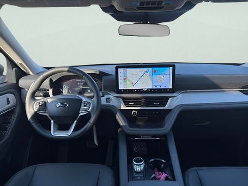 Used 2025 Ford Explorer Active w/ Active Comfort Package image 13