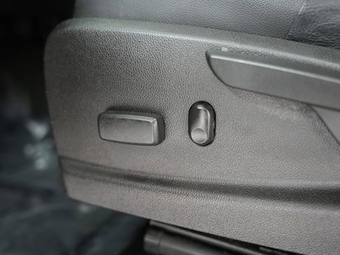 Used 2015 Chevrolet Colorado Z71 w/ LPO, Gearon Divider Package image 39