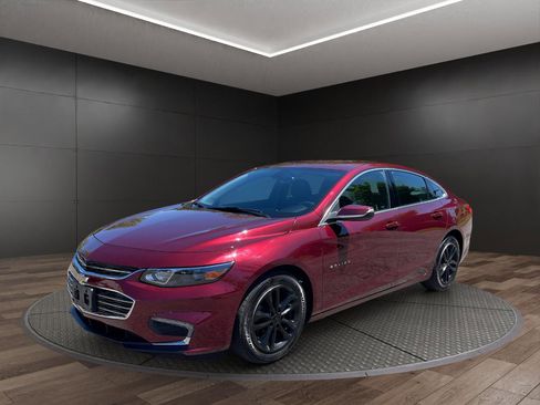 Used 2016 Chevrolet Malibu LT FWD image 4