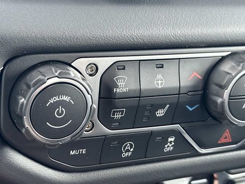 New 2026 Jeep Gladiator Sport AWD/4WD image 30