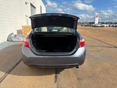 Used 2017 Toyota Corolla LE image 27