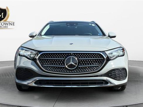 Used 2025 Mercedes-Benz E 450 4MATIC All-Terrain Wagon w/ Driver Assistance Package image 8