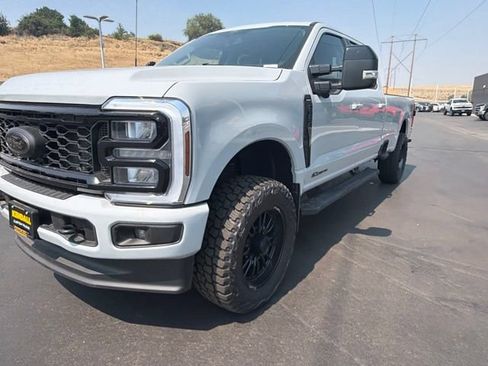 Used 2025 Ford F350 Lariat w/ Black Appearance Package AWD/4WD image 5