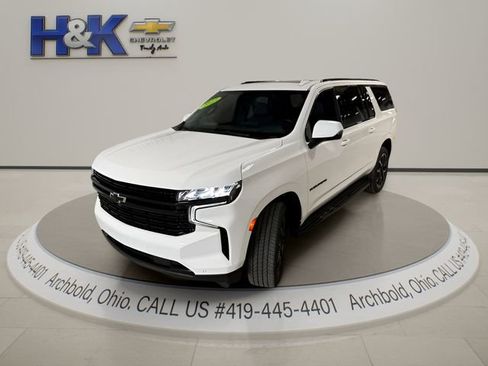 Used 2023 Chevrolet Suburban RST w/ Luxury Package AWD/4WD image 5