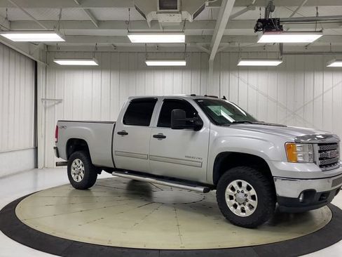 Used 2012 GMC Sierra 2500 SLE AWD/4WD image 2
