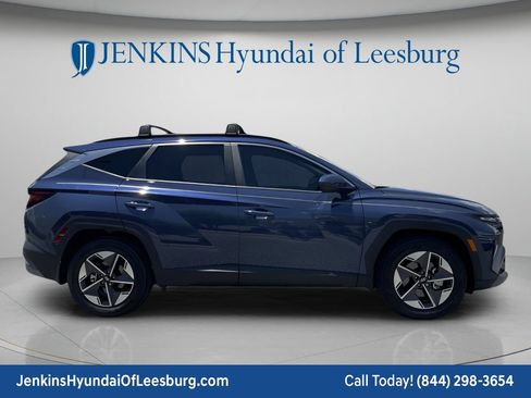 Certified 2025 Hyundai Tucson SEL FWD image 2