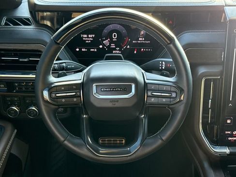 Used 2025 GMC Yukon Denali Ultimate AWD/4WD image 14