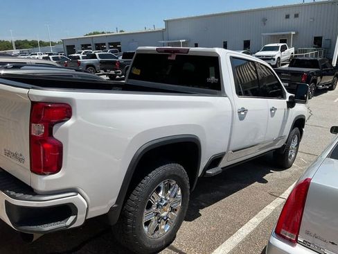Used 2024 Chevrolet Silverado 2500 High Country w/ High Country Premium Package AWD/4WD image 5