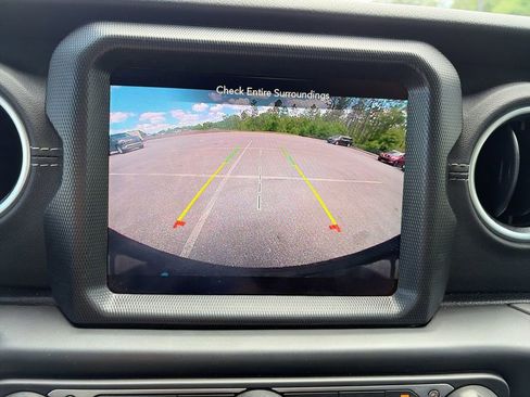 Used 2023 Jeep Wrangler Unlimited Sahara AWD/4WD image 20