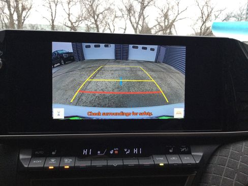 Used 2025 Toyota Camry XLE image 12