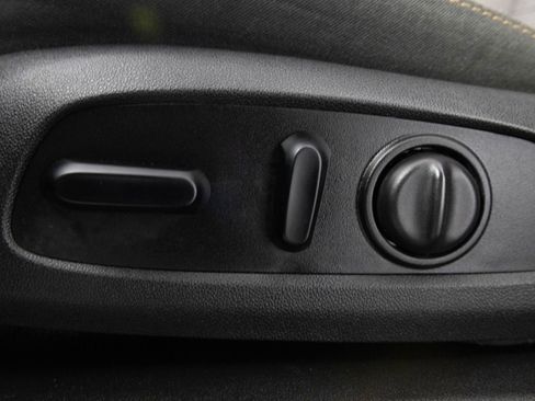 Used 2019 Chevrolet Equinox LT FWD image 8