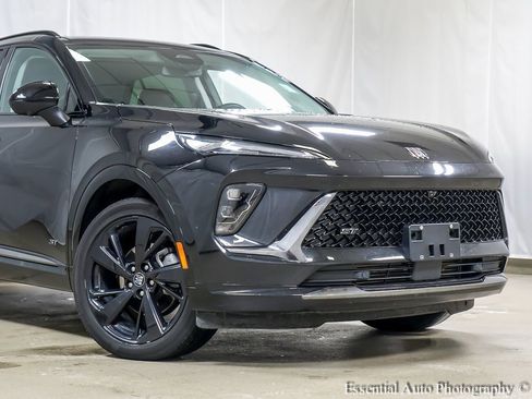 Certified 2025 Buick Envision Sport Touring image 3