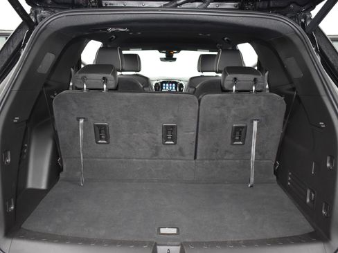 Used 2023 Chevrolet Traverse Premier image 21