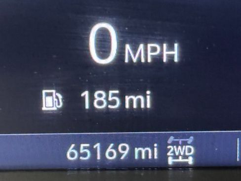 Used 2021 Chevrolet Suburban LT image 16