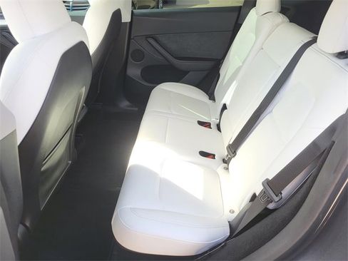Used 2023 Tesla Model Y Long Range image 13