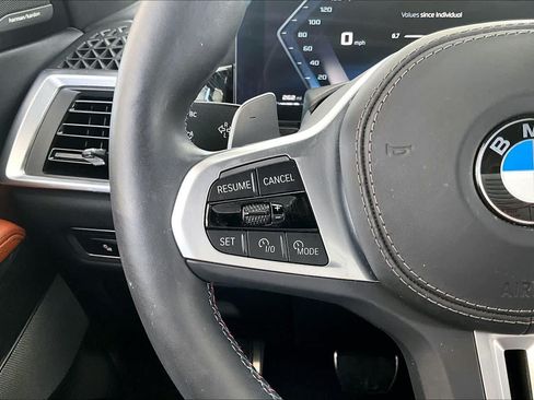 Used 2025 BMW X7 M60i AWD/4WD image 23
