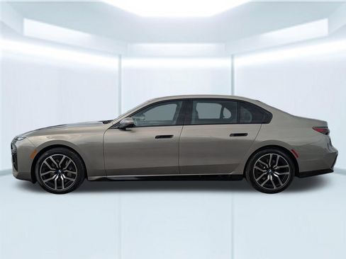 Used 2023 BMW 740i RWD image 2