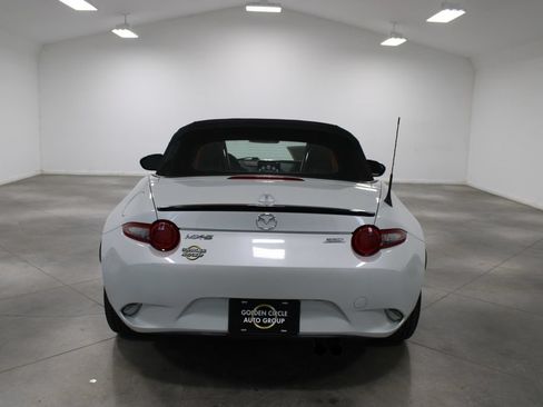 Used 2016 MAZDA MX-5 Miata Club RWD image 8