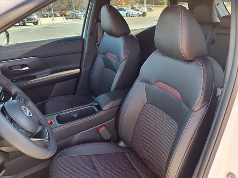 New 2026 Nissan Kicks SR w/ Cold Weather Package FWD image 13