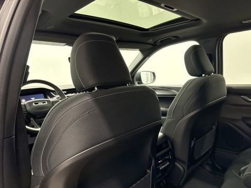 New 2025 Jeep Grand Cherokee Laredo X image 17