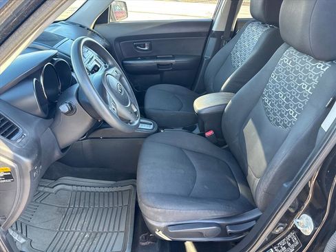 Used 2010 Kia Soul + w/ Audio Pkg image 6