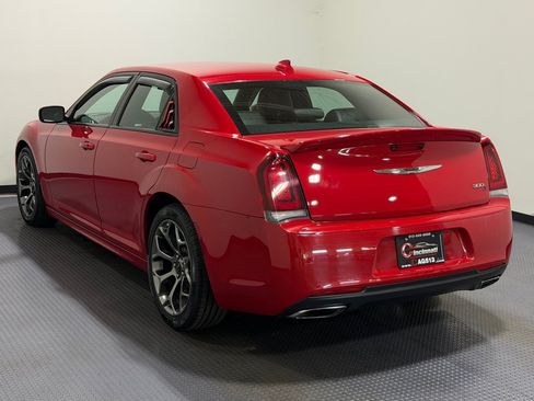 Used 2017 Chrysler 300 S w/ S Model Appearance Package RWD image 7
