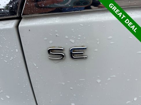 Used 2021 Volkswagen Atlas SE w/ Panoramic Sunroof Package FWD image 9