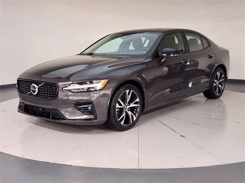 Used 2024 Volvo S60 B5 Core image 1