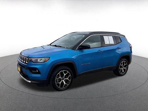 Used 2025 Jeep Compass Limited AWD/4WD image 9