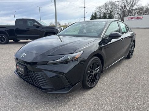 Used 2026 Toyota Camry SE w/ Convenience Package image 5